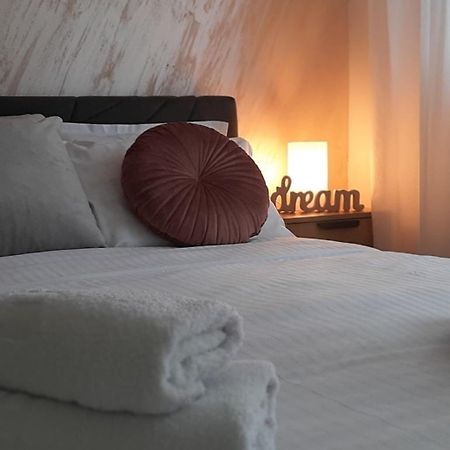 Apartman Kristal Sremska Mitrovica Exterior foto