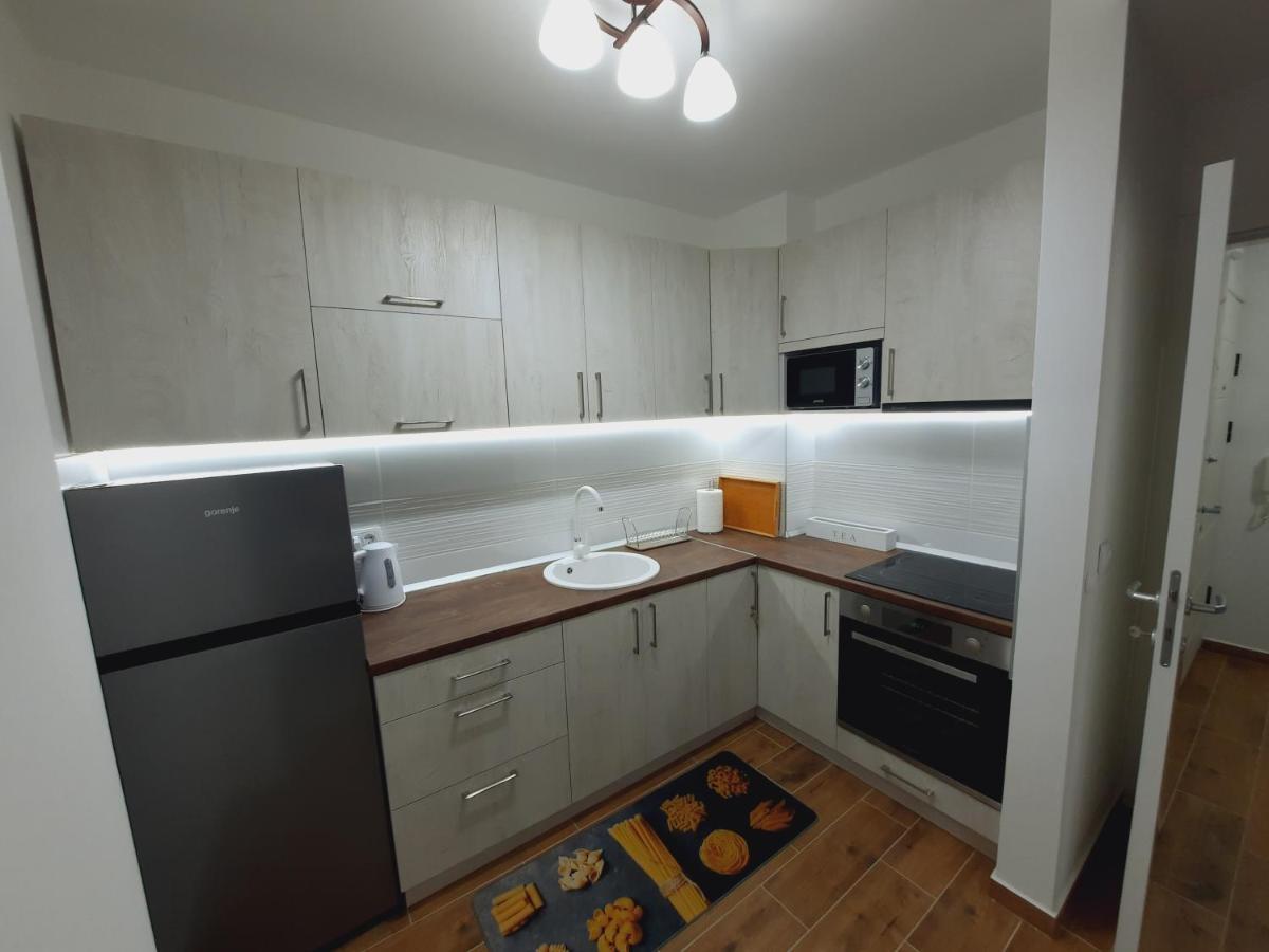 Apartman Kristal Sremska Mitrovica Exterior foto