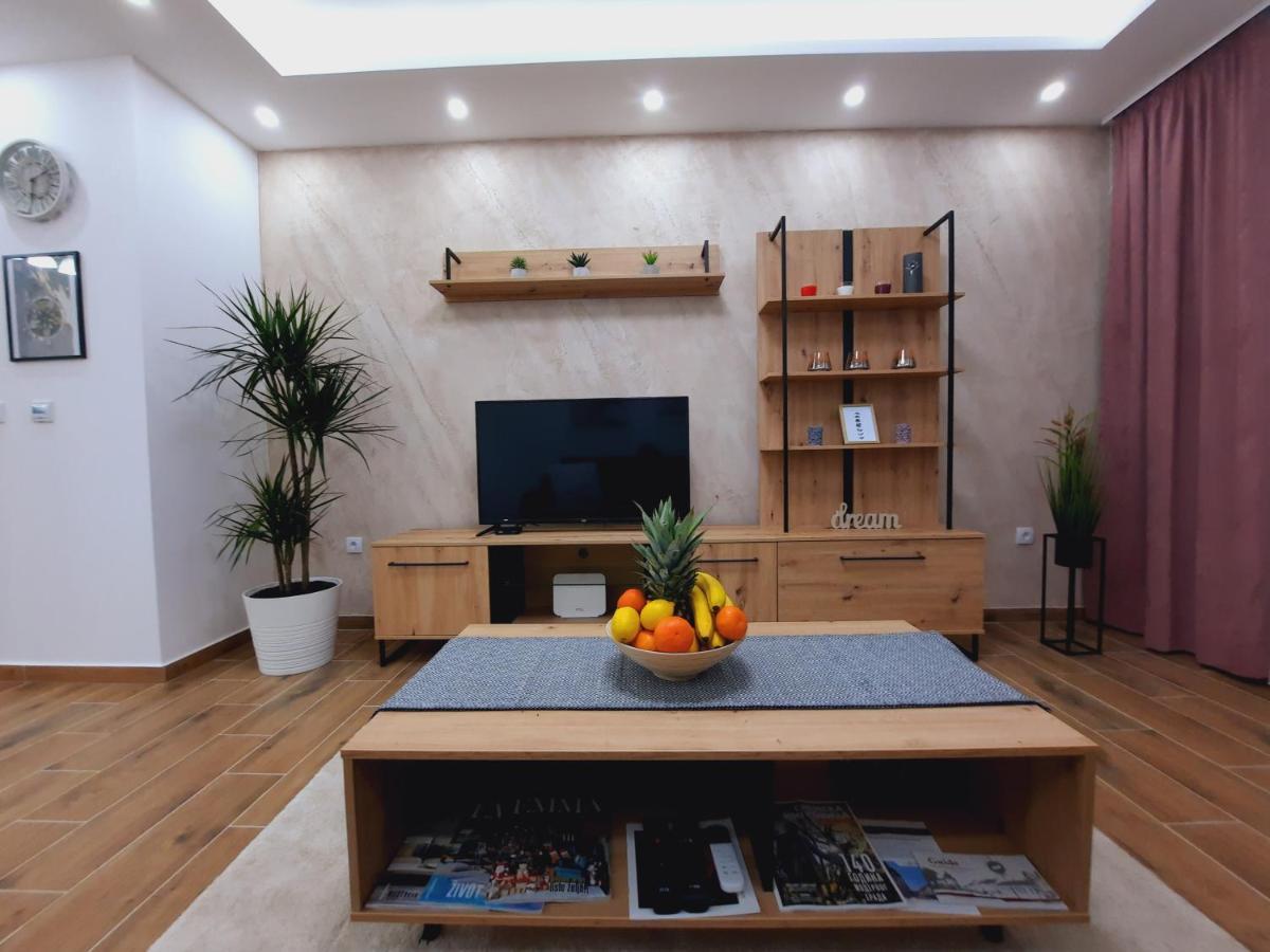 Apartman Kristal Sremska Mitrovica Exterior foto
