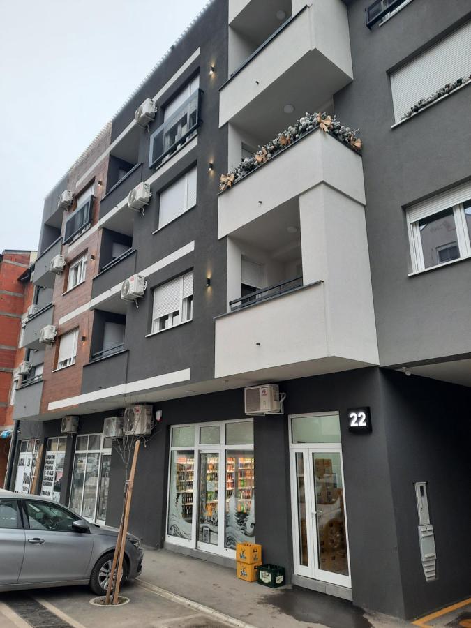 Apartman Kristal Sremska Mitrovica Exterior foto