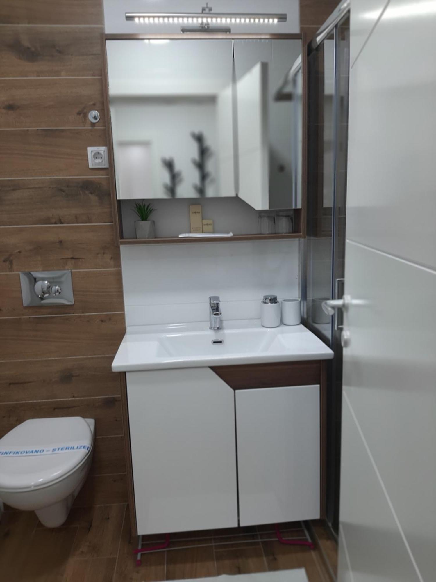 Apartman Kristal Sremska Mitrovica Exterior foto