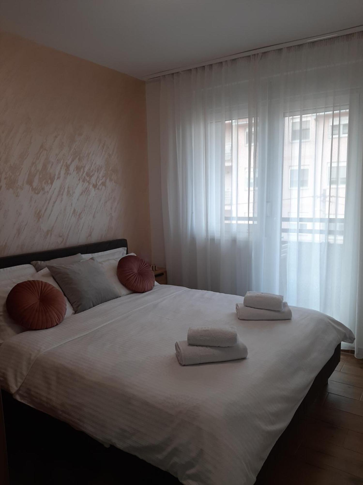 Apartman Kristal Sremska Mitrovica Exterior foto